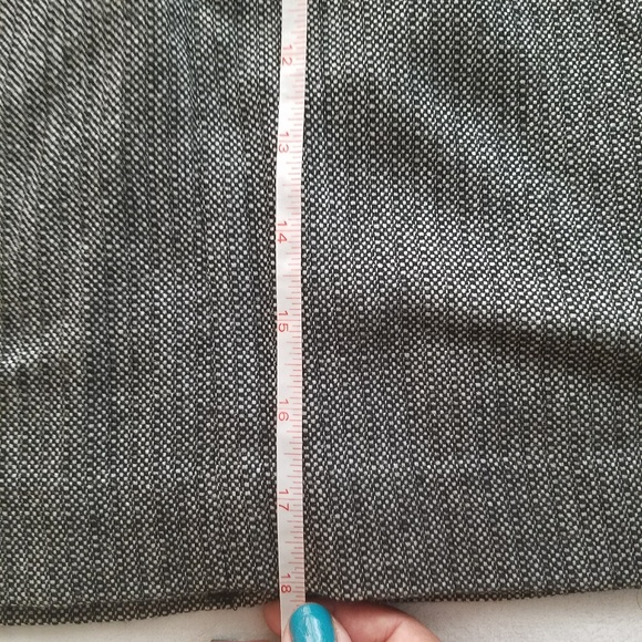 Banana Republic pencil skirt 2 - Picture 4 of 8